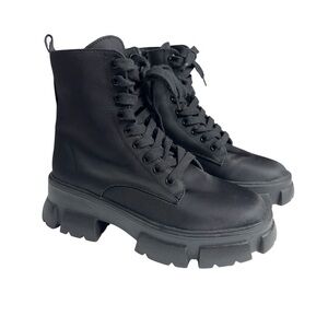 Steve Madden Thora-P Combat Boots | Women’s Size 6.5M L/7M R‎ mismatched
